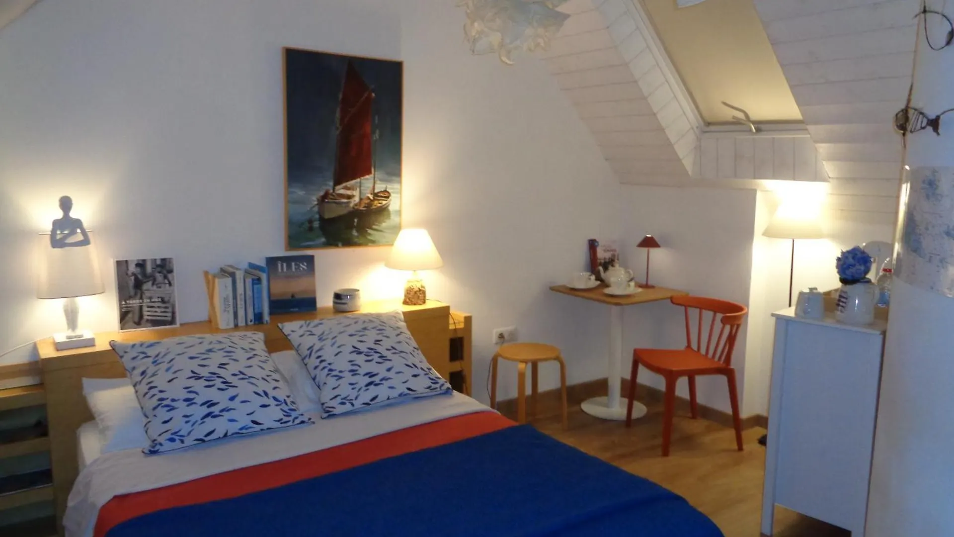 The, Cafe Et Chocolat Bed & Breakfast Ile de Sein 0*,  France